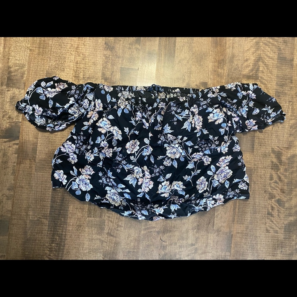 American Eagle top